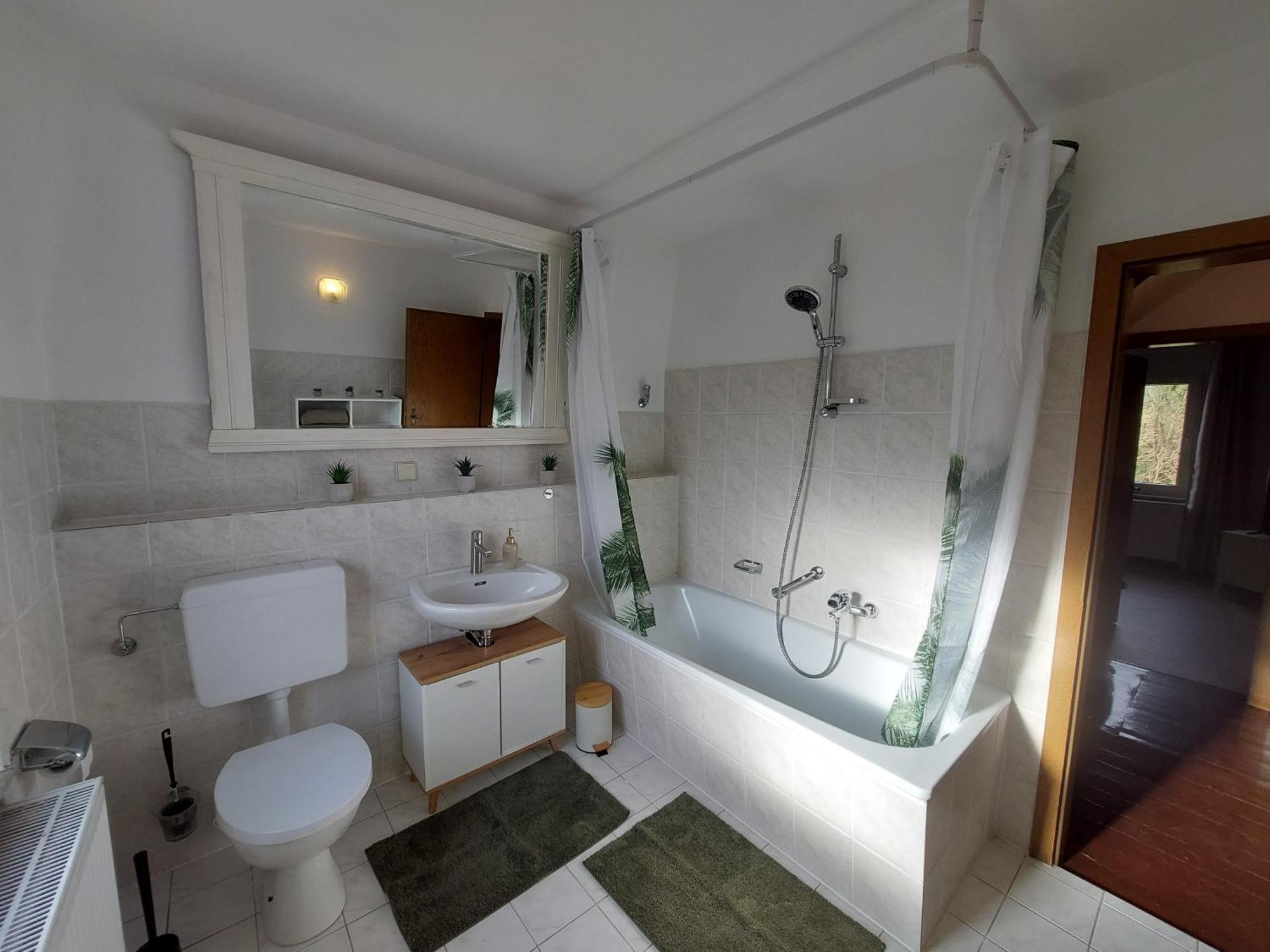 Cozy Home, 7 Beds, Wifi, Kitchen, Balcony, Bielefeld Center Екстериор снимка